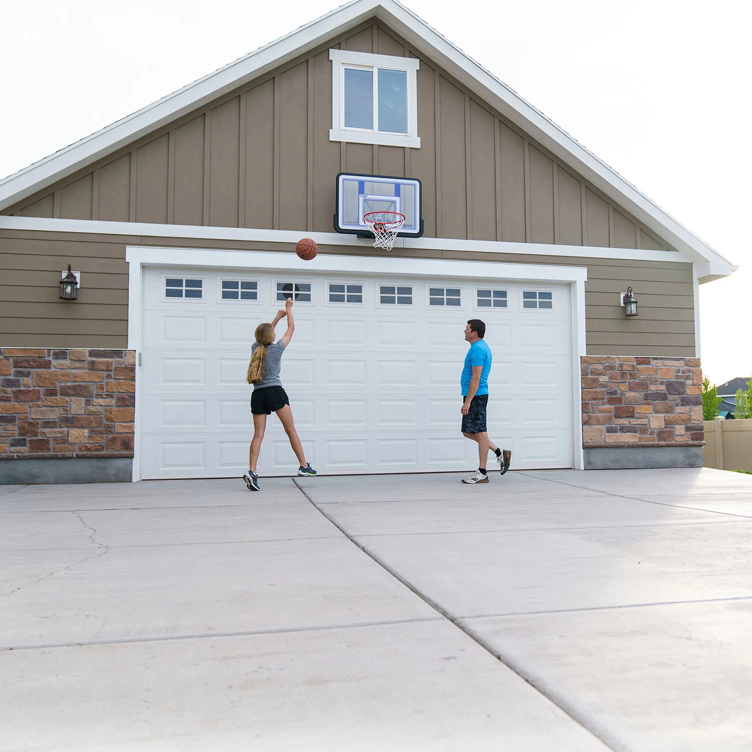 Lifetime 44" Acrylic Fusion Basketball Backboard With Slam-It Rim 6 Lifetime 44" Acrylic Fusion Basketball Backboard With Slam-It Rim - Image 4